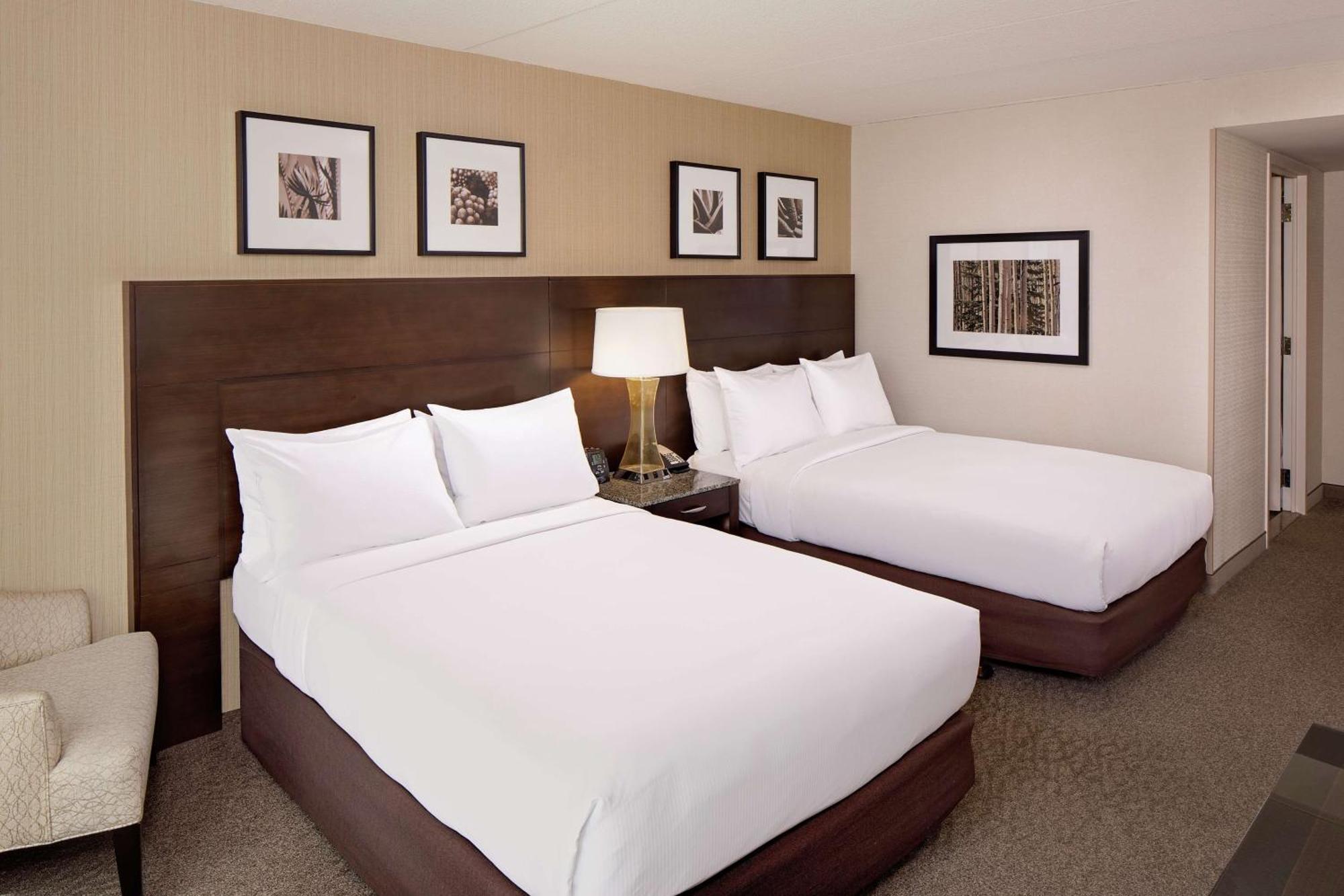 Doubletree By Hilton Hotel Boston Bayside Exterior foto