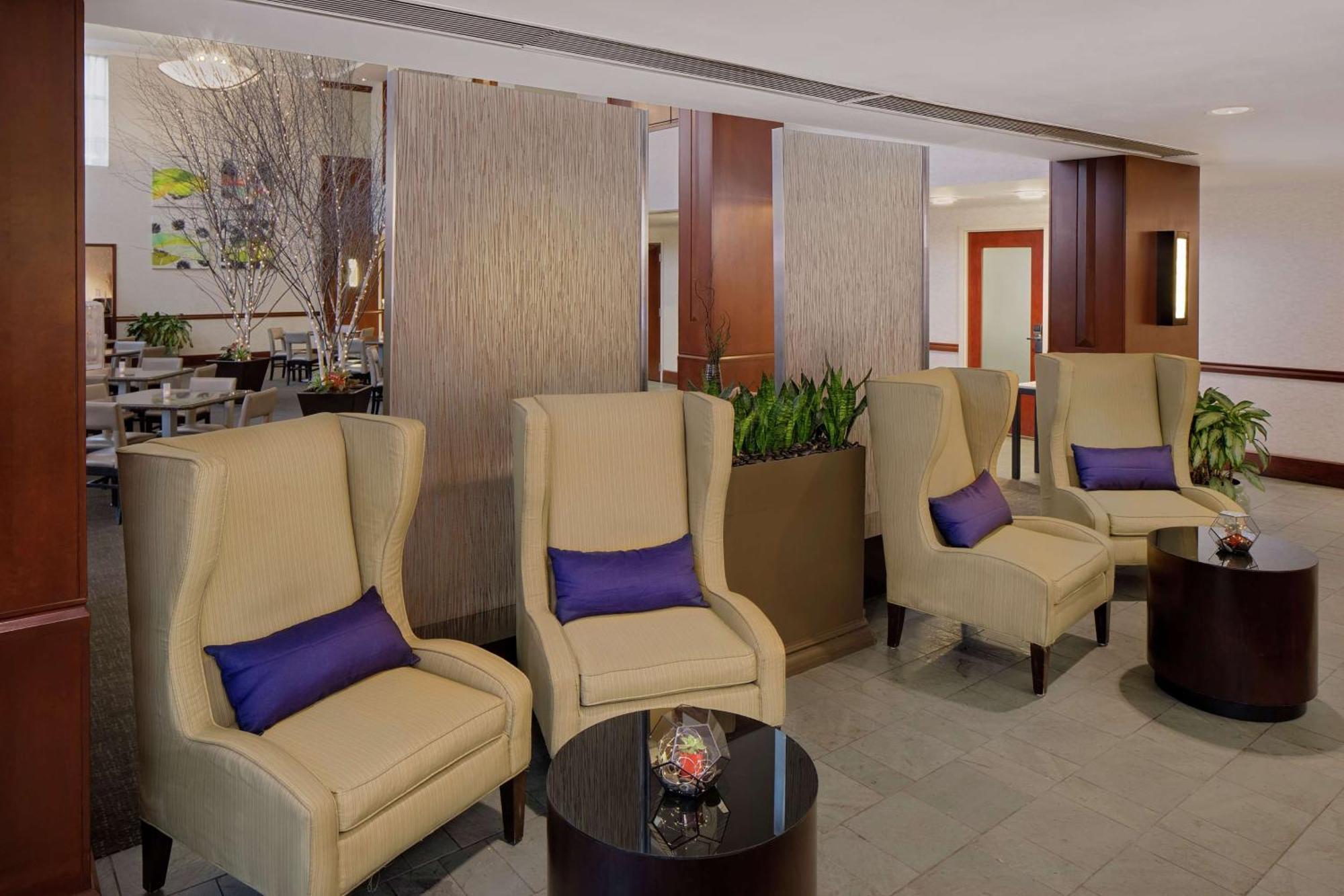 Doubletree By Hilton Hotel Boston Bayside Exterior foto