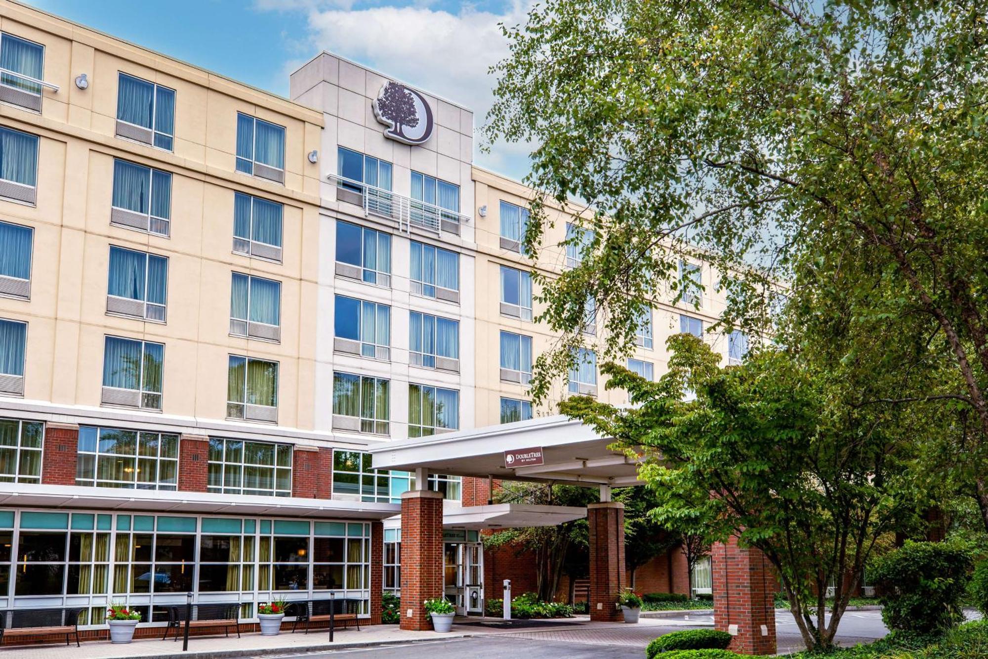 Doubletree By Hilton Hotel Boston Bayside Exterior foto
